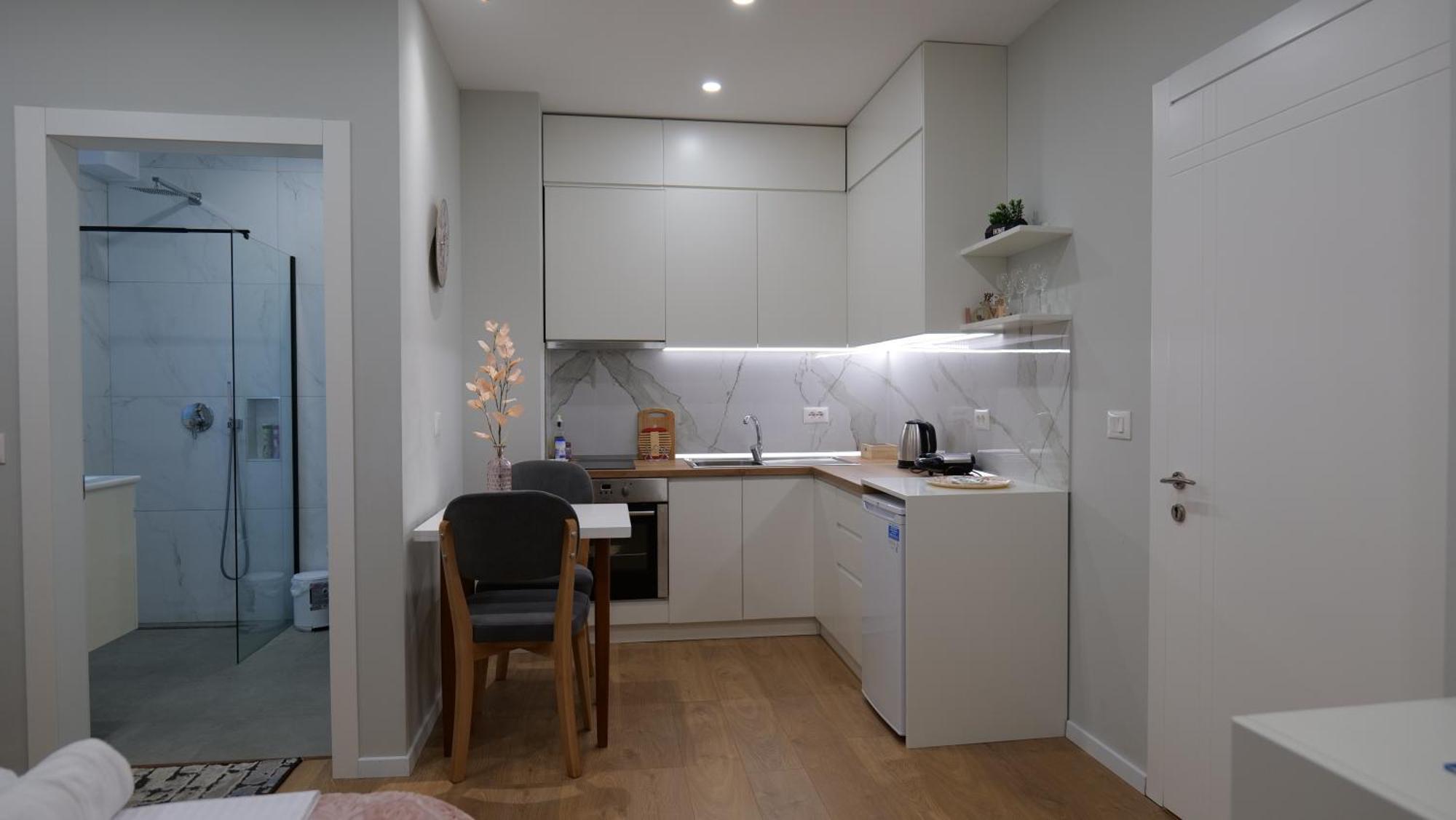Kristi Apartments 01 ティラナ エクステリア 写真